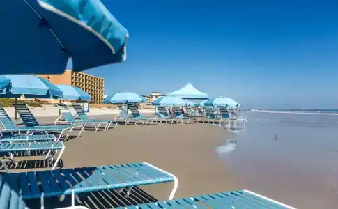 Georgian Inn Beach Club - 5