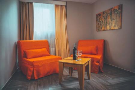 Apollo Resort Art - 128