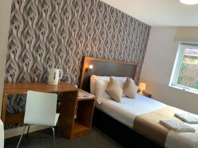 Trivelles - Manchester - Cross Lane - 61