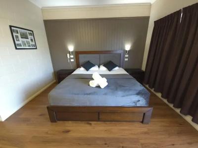 Colonial Rose - 24