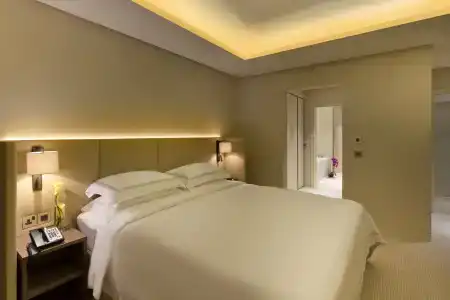 Fraser Suites West Bay - 49
