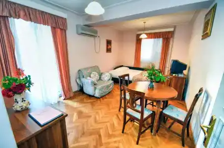 Villa Velzon Guesthouse - 84