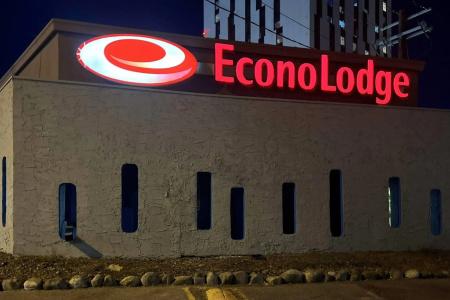 Econo Lodge Village - 32