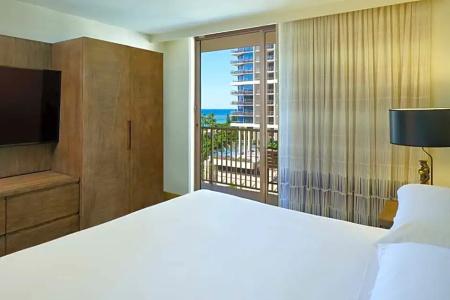 Embassy Suites by Hilton Waikiki Beach Walk - 87