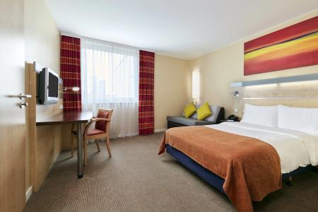 Holiday Inn Express Berlin City Centre West - 2