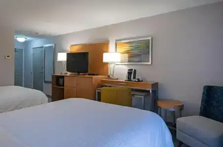Rodeway Inn & Suites - 6