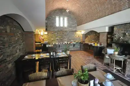 El Vino & Suites - 18