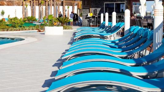 Holiday Inn Express & Suites Beach Beachfront by IHG - 20