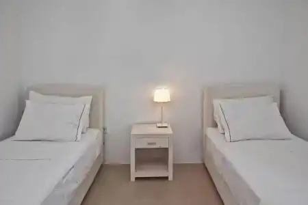 White Tinos Luxury Suites - 16