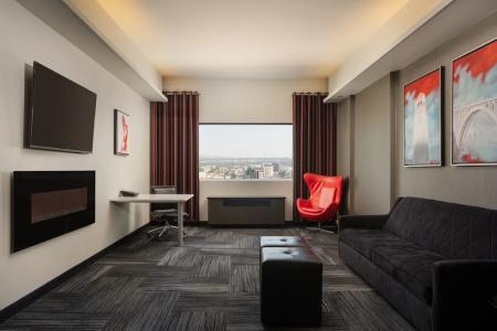 The Davenport Grand, Autograph Collection - 68