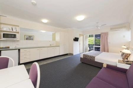 Benson Court - 6