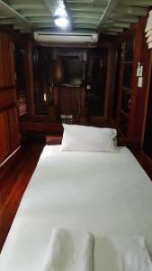 Ruean Mai Chai Khlong - 53