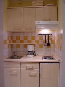 ApartChristine - 33