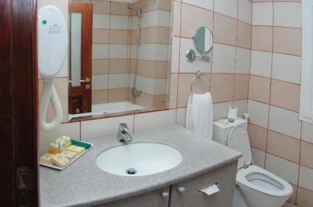 Al Liwan Suites - 42