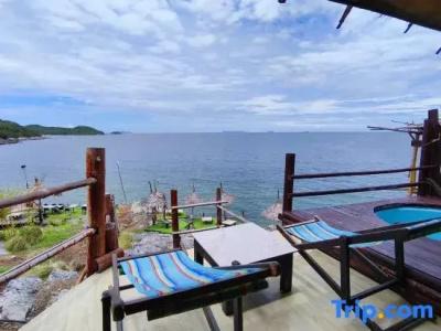 Paree Hut - 64