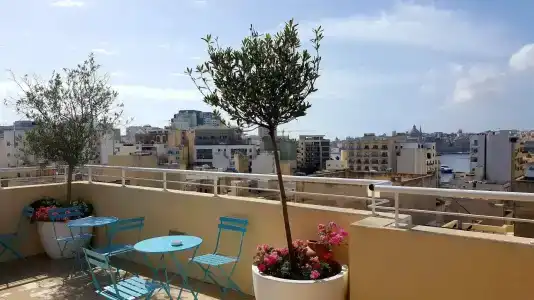 D Townhouse Boutique Suites - 13