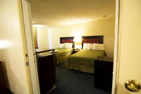 Royal Plaza Inn - 33