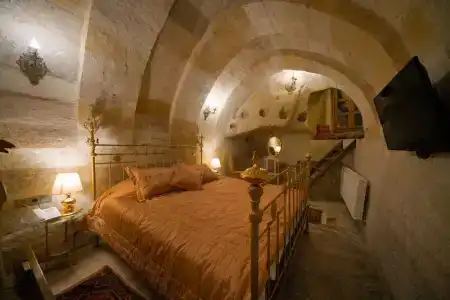 Serenus Cave Suites - 20