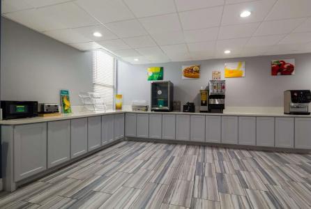 Quality Inn - 11