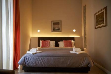 The Roman Empire Guesthouse - 77
