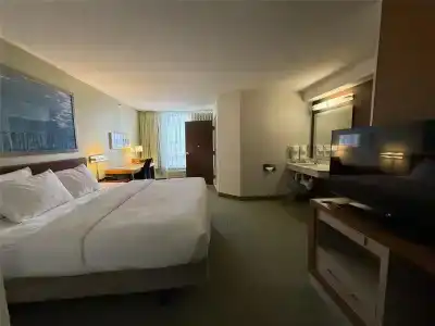 SpringHill Suites by Marriott - 35
