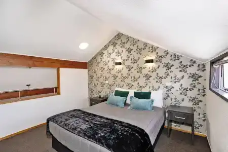Balmoral Lodge - 28