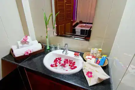 Shwe Ingyinn Mandalay - 16