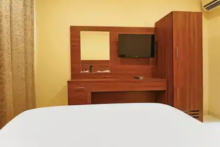 Emirates - 35
