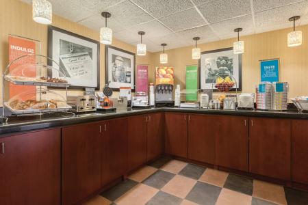 Hampton Inn-Airport - 22