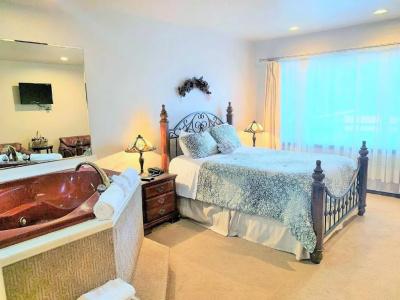 Breakers Boutique Inn - 64