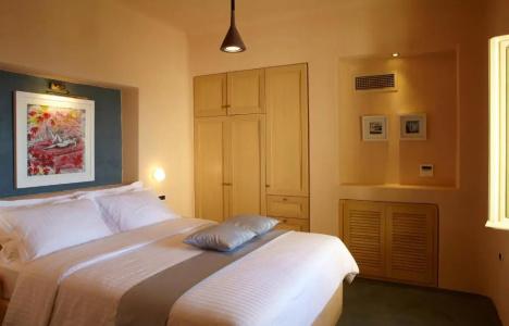 Voreina Gallery Suites - 96