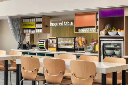 DoubleTree by Hilton - 8