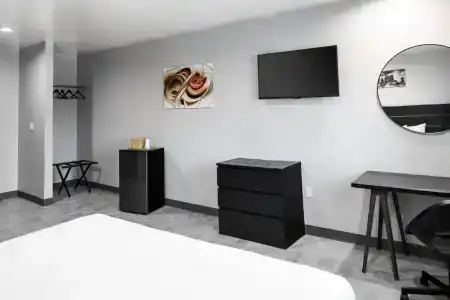 Hollywood Inn Express Lax - 34