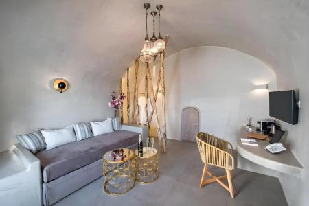 Athina Luxury Suites - 16