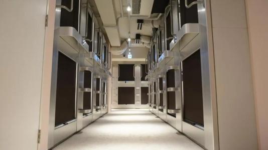 Akihabara Bay (Female Only) - 31