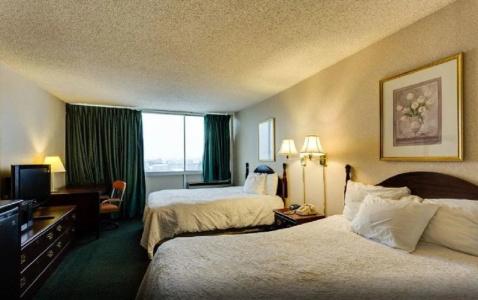 University and Suites - 4