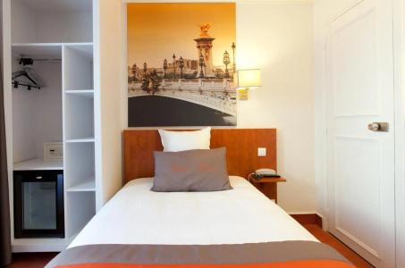 Alyss Saphir Cambronne Eiffel - 3