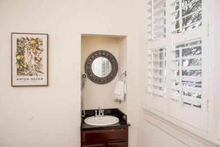 Washington Square Inn - 91