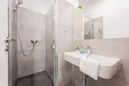 Ostaš Praha - 86