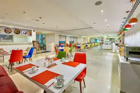 Ramada and Suites by Wyndham Dubai JBR - 8