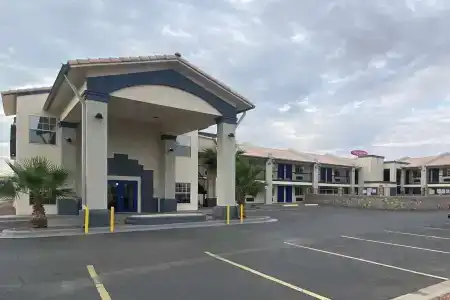 Desert Inn - 3