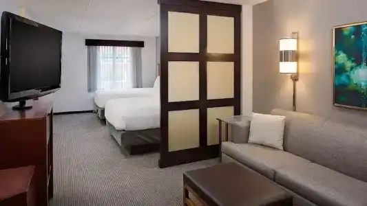 Hyatt Place North Shore - 48