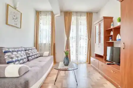 Elena - 293