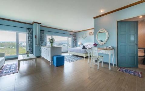 The Lilly - 89