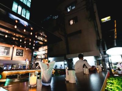 Adelphi Suites Bangkok - Sha Extra Plus - 30