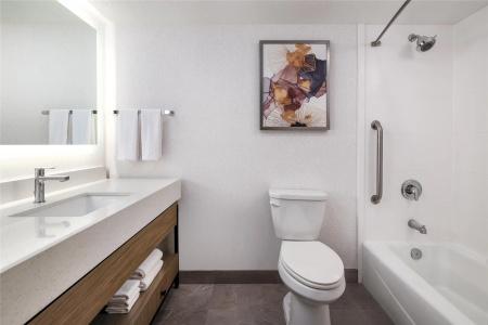 Best Western Plus Abbey Inn - 34