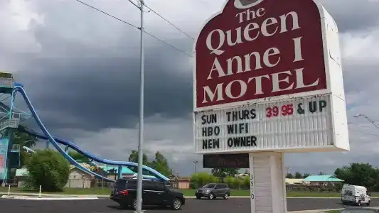 The Queen Anne i - 0