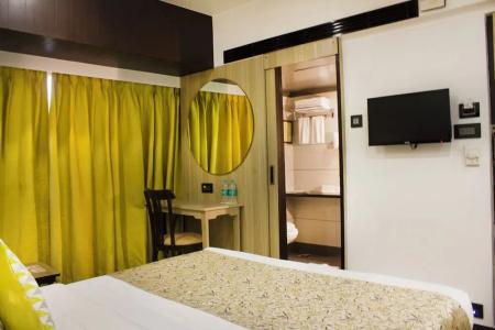 The Emerald & Executive - 75