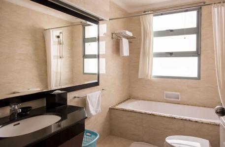 Diamond Westlake Suites - 122