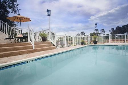 Best Western Plus Marina Shores - 15